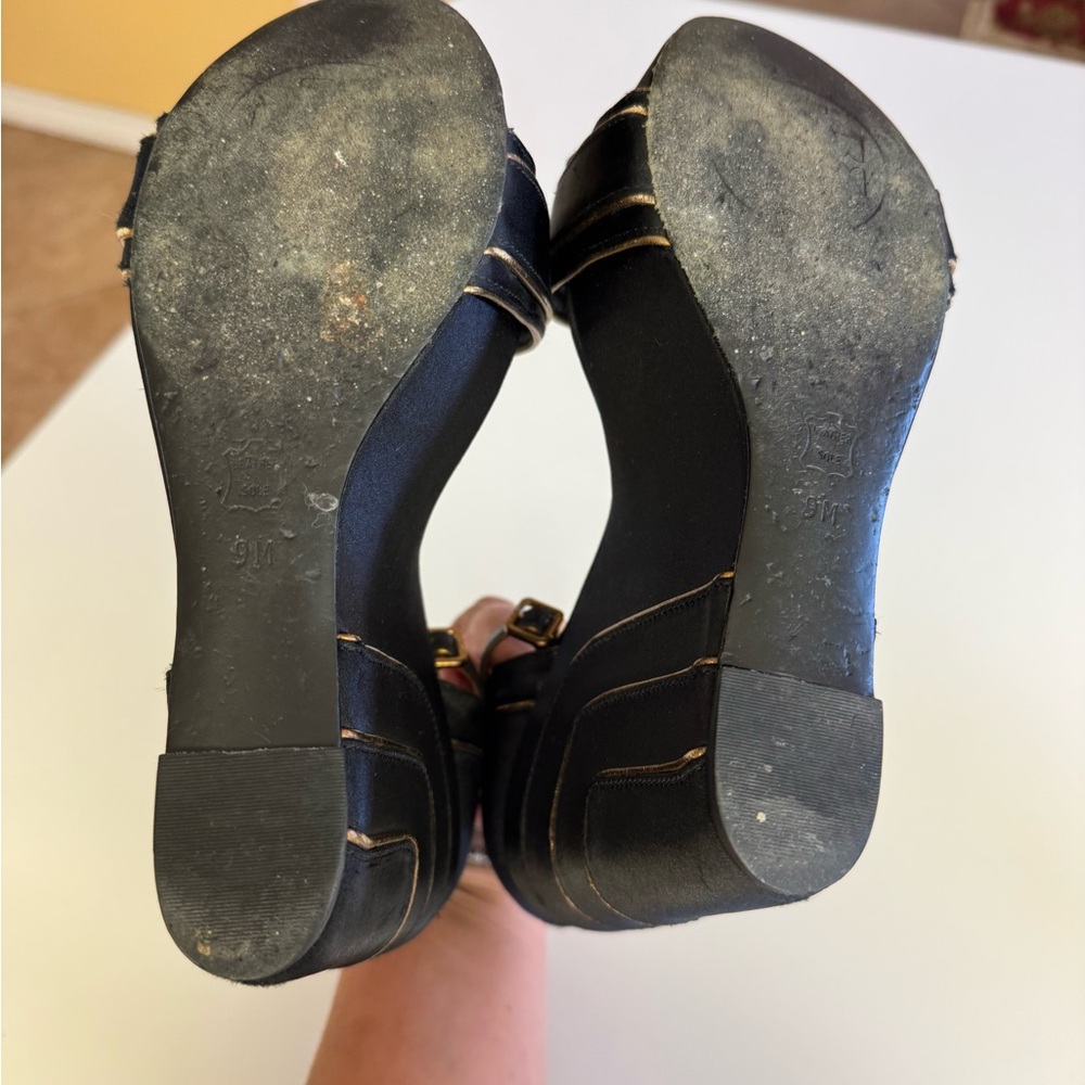 Elegant Black Wedge Sandals - Picture 5 of 6